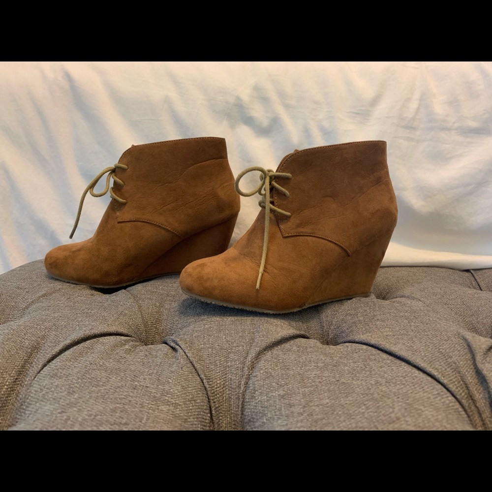 ❌❌SOLD❌❌Lace-up Suede Booties